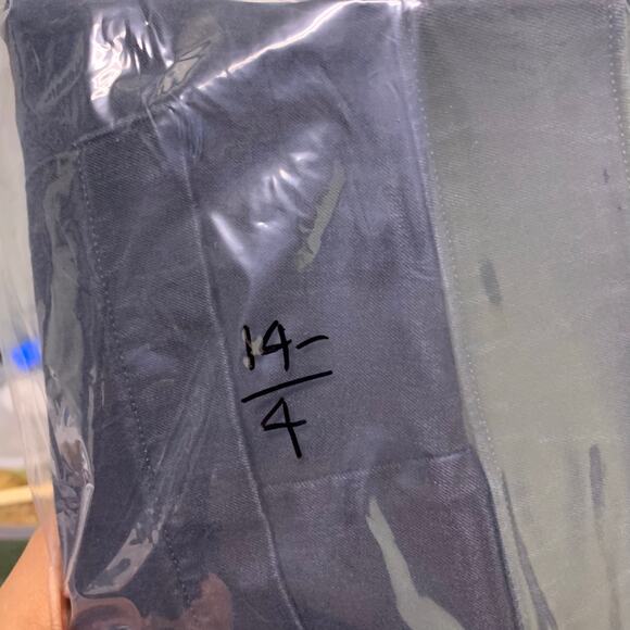 Spanx Body Shaper Capri Size Small Cropped Pants Casual - Picture 10 of 10